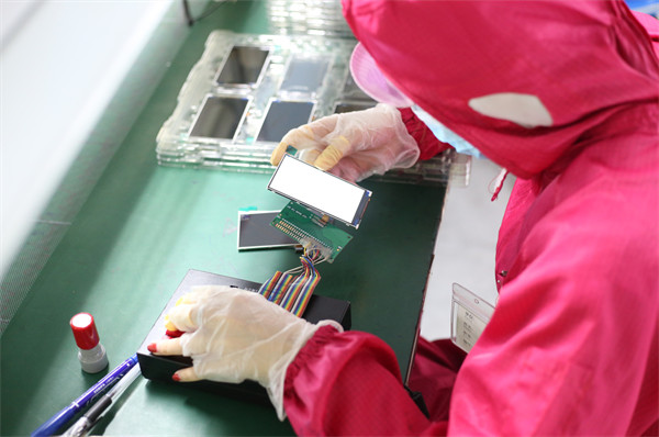 LCD與OLED技術大比拼：各自優缺點全面解析